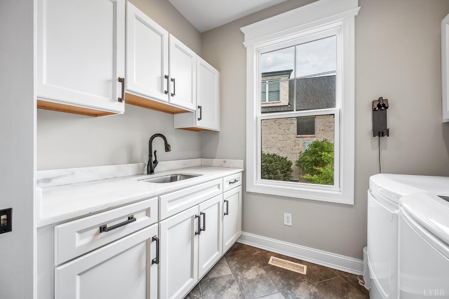 1836 Lake Manor Drive