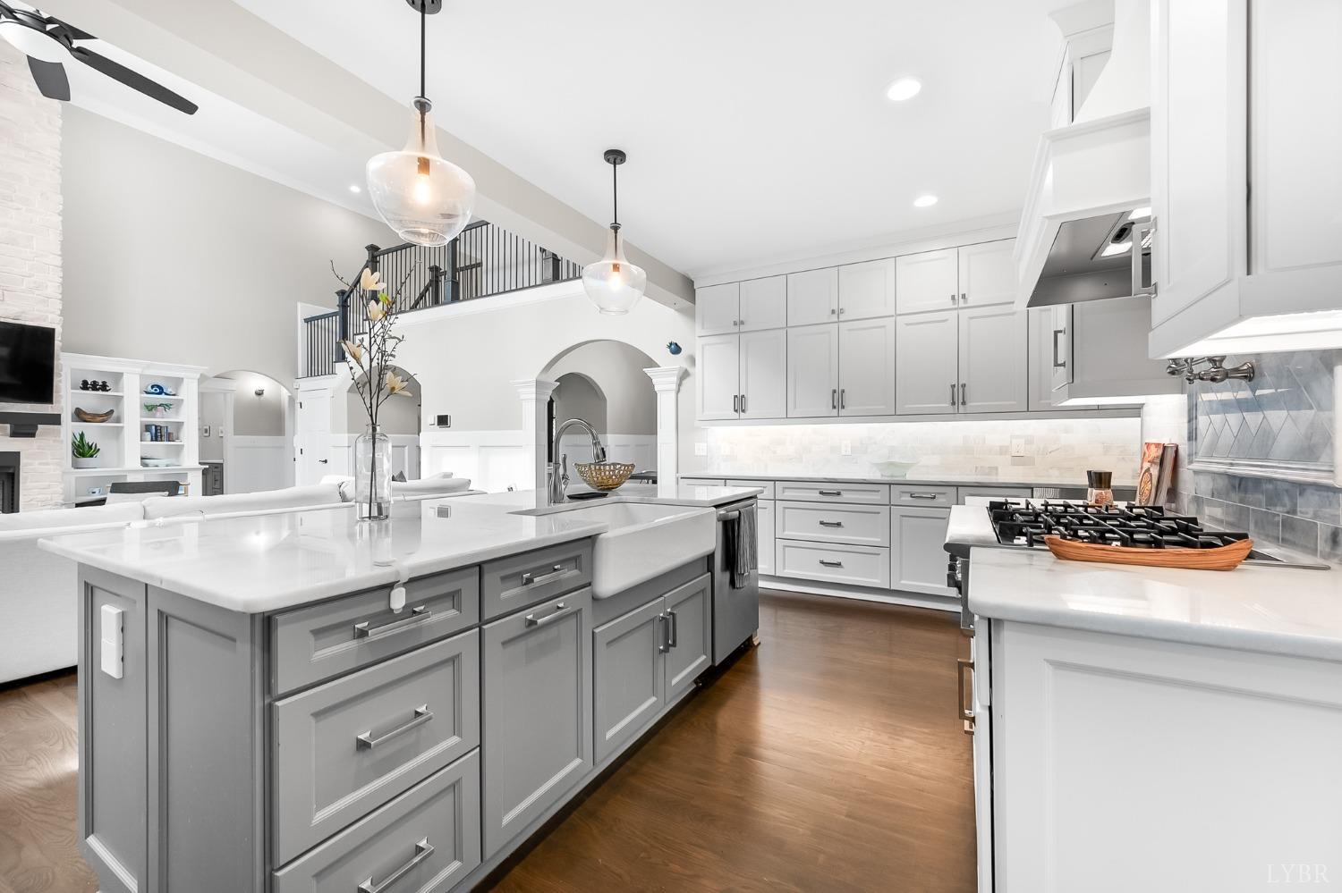 1836 Lake Manor Drive