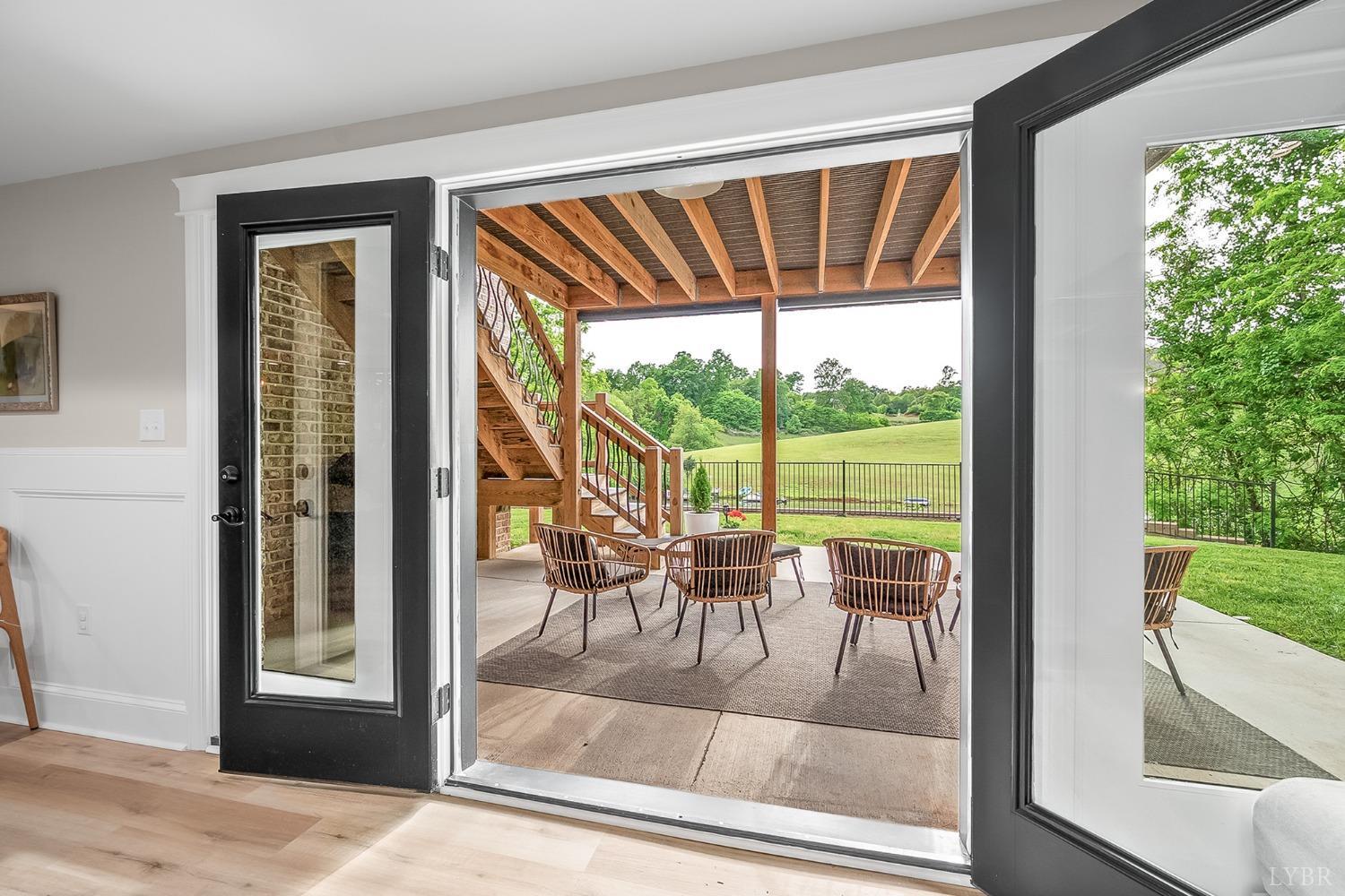 1836 Lake Manor Drive