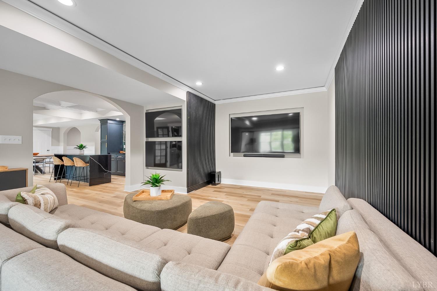 1836 Lake Manor Drive