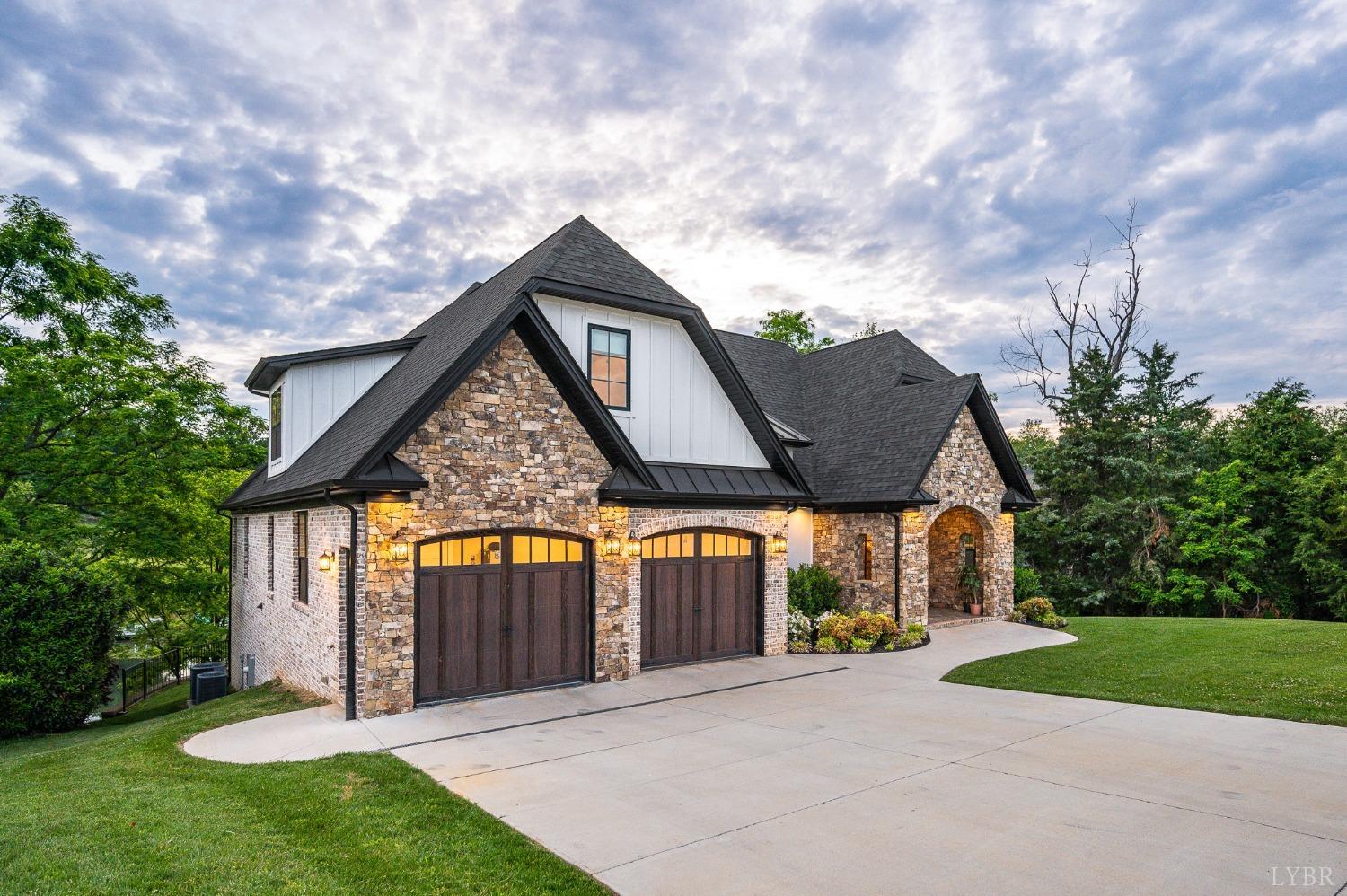 1836 Lake Manor Drive