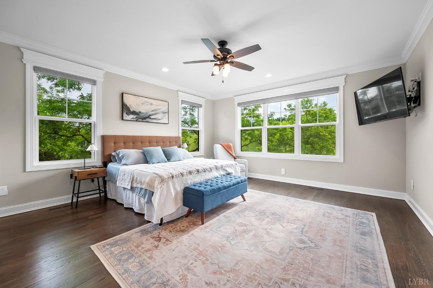 1836 Lake Manor Drive