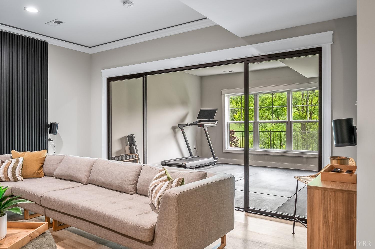 1836 Lake Manor Drive