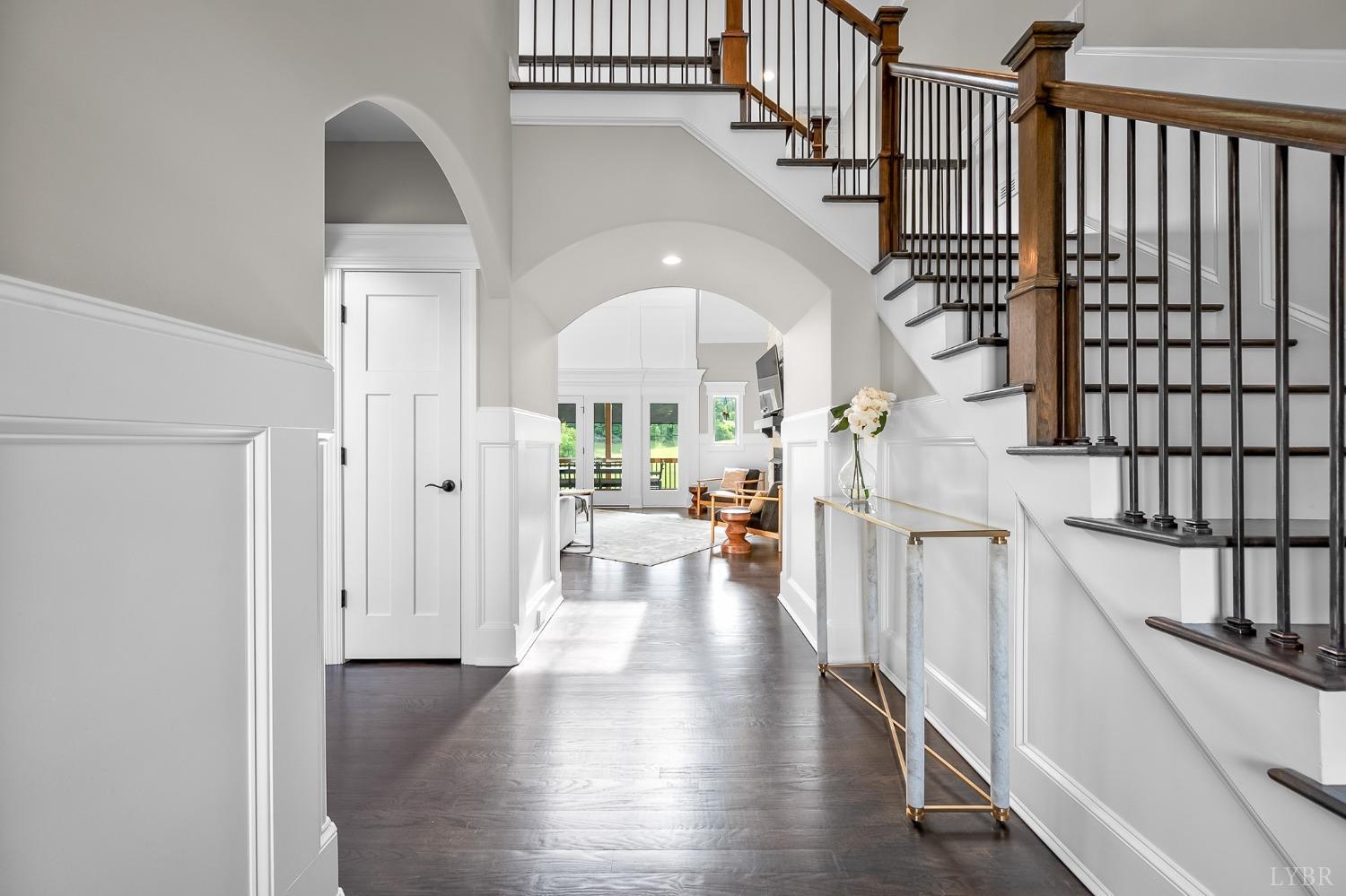 1836 Lake Manor Drive