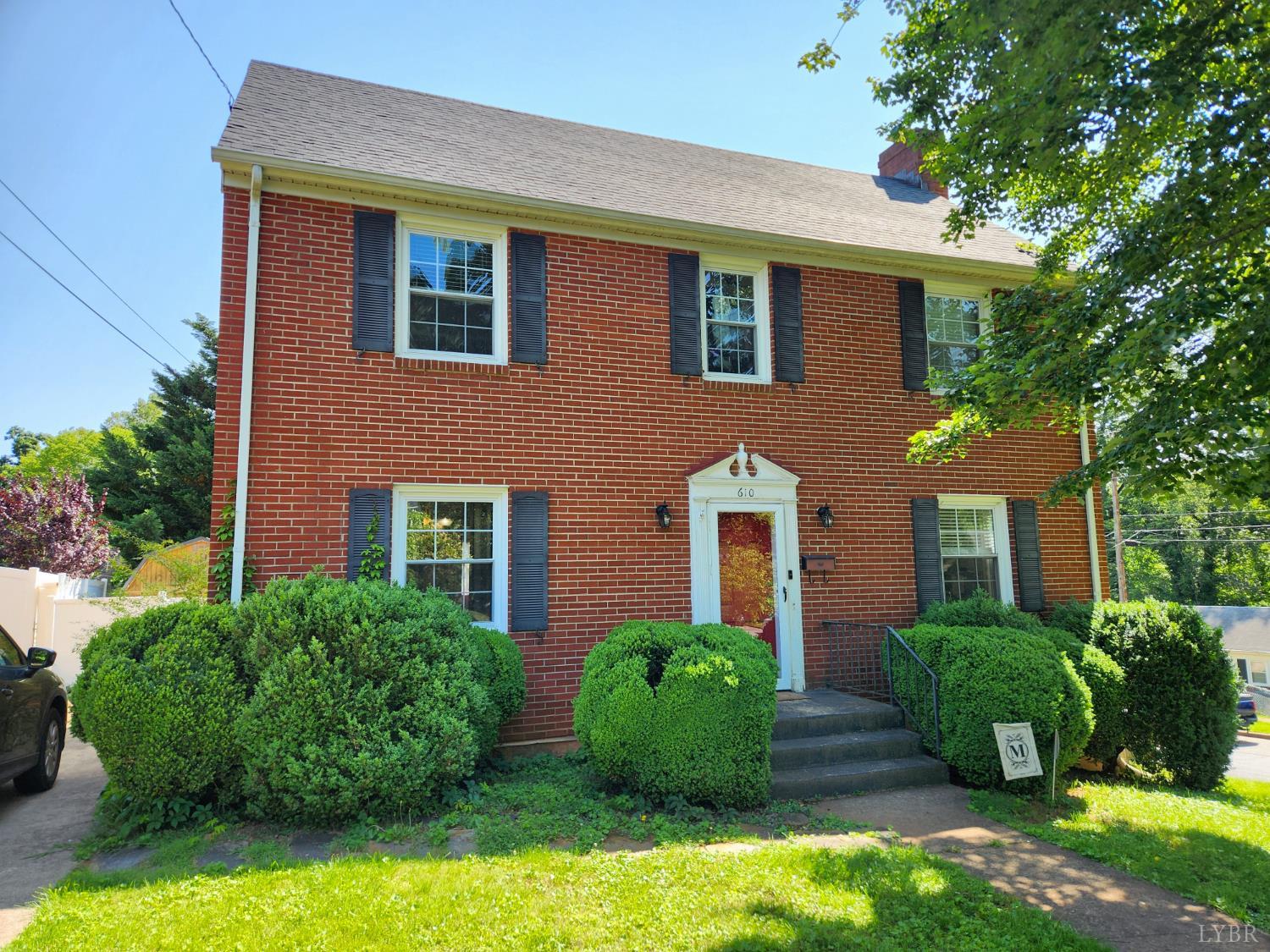 610 Dumas Street