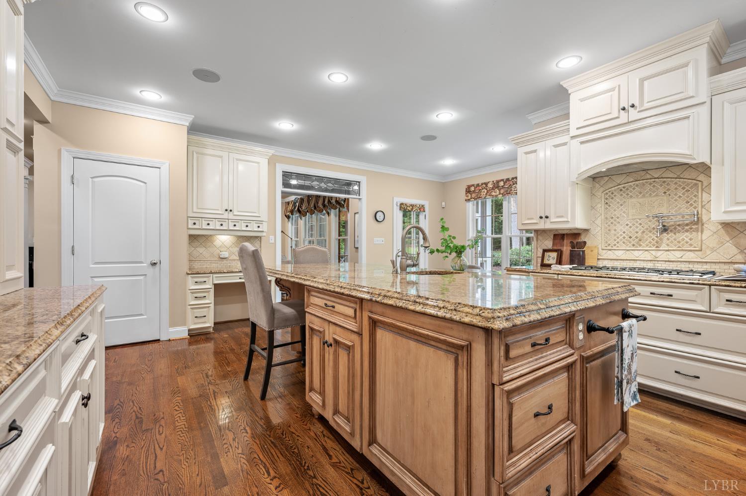 1227 Jefferson Dr W