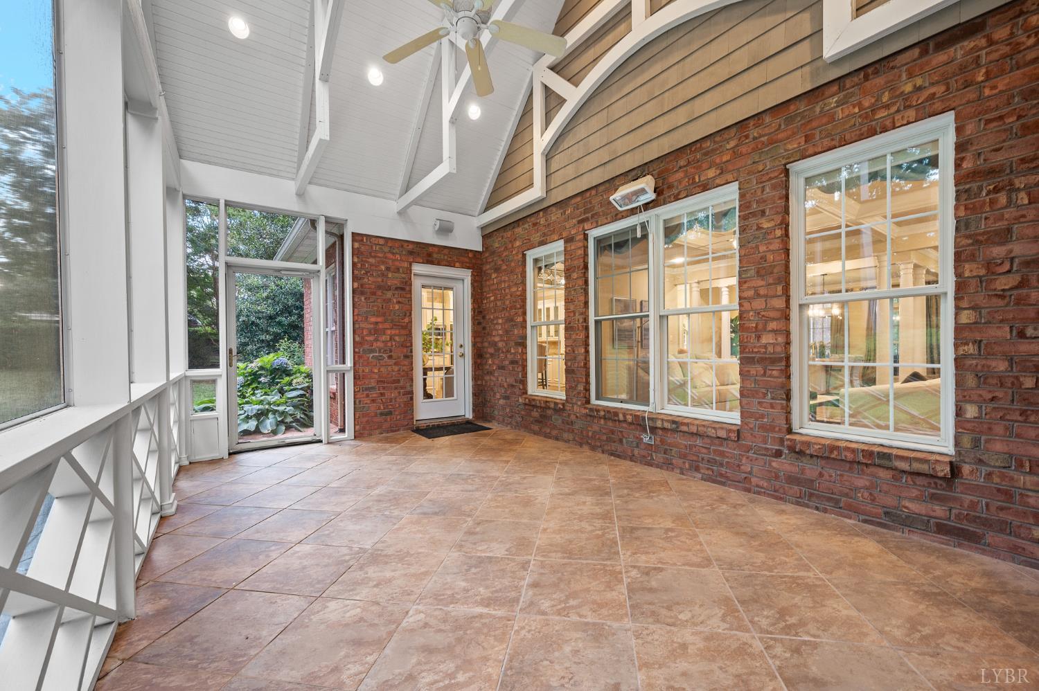 1227 Jefferson Dr W