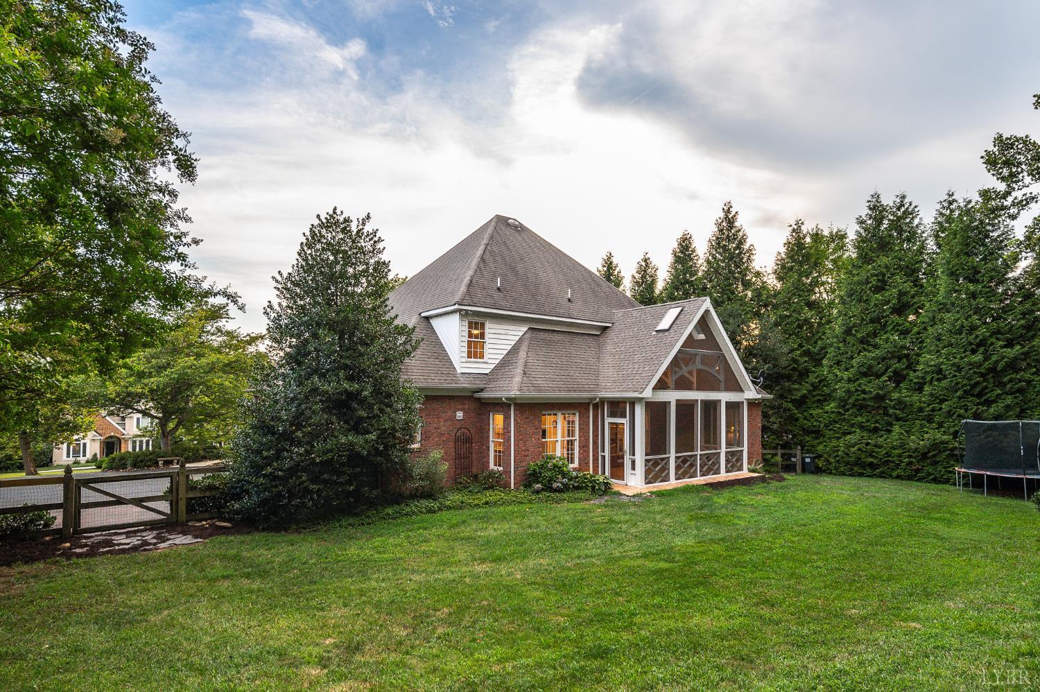 1227 Jefferson Dr W