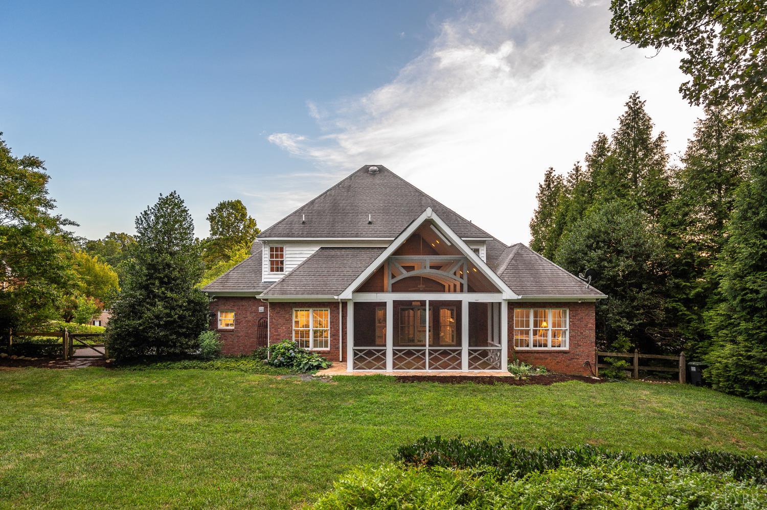 1227 Jefferson Dr W
