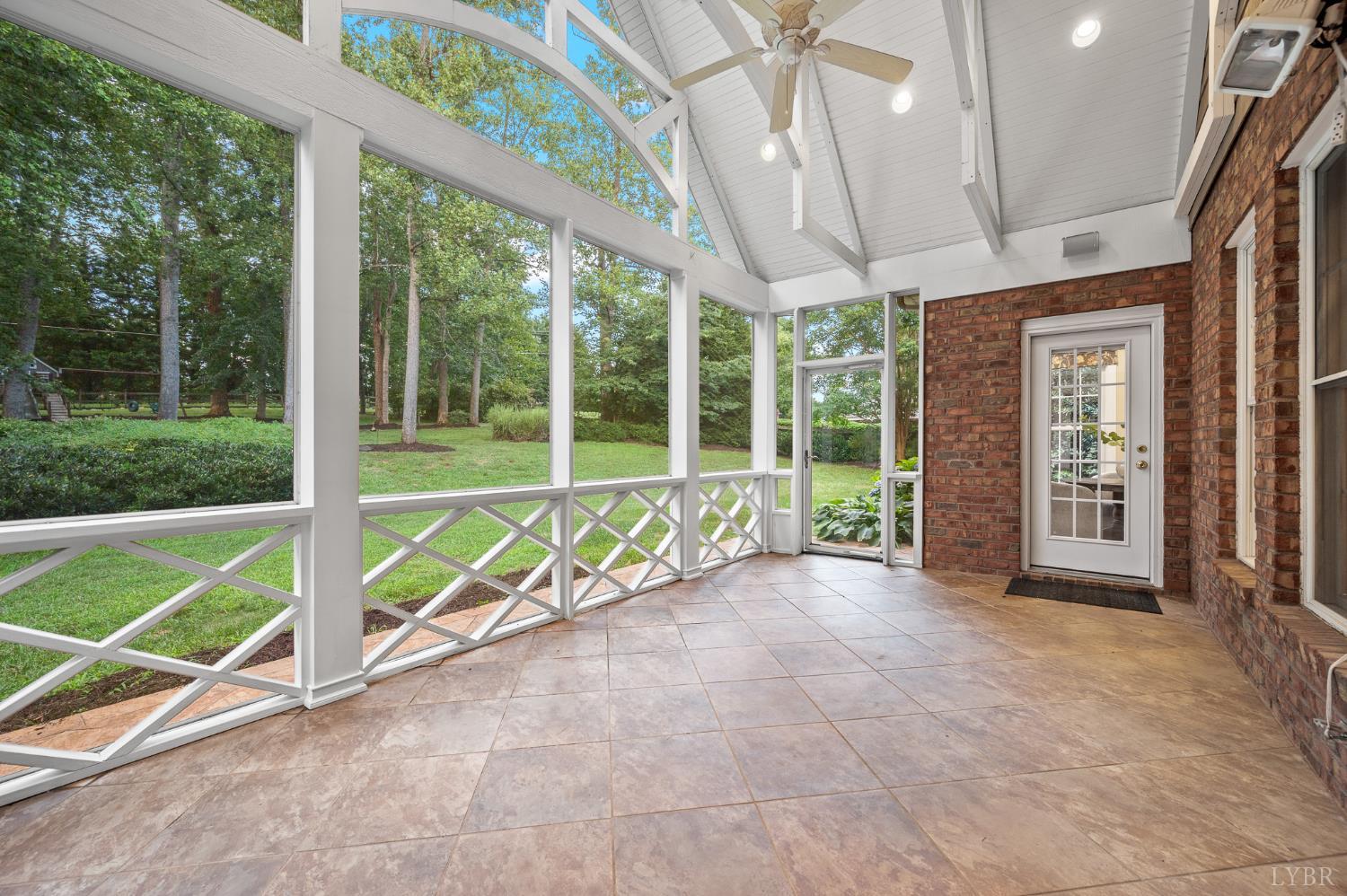 1227 Jefferson Dr W