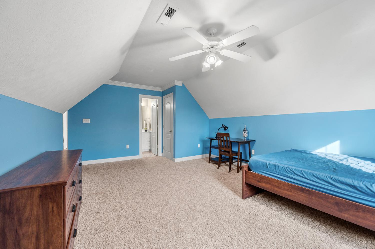 1227 Jefferson Dr W