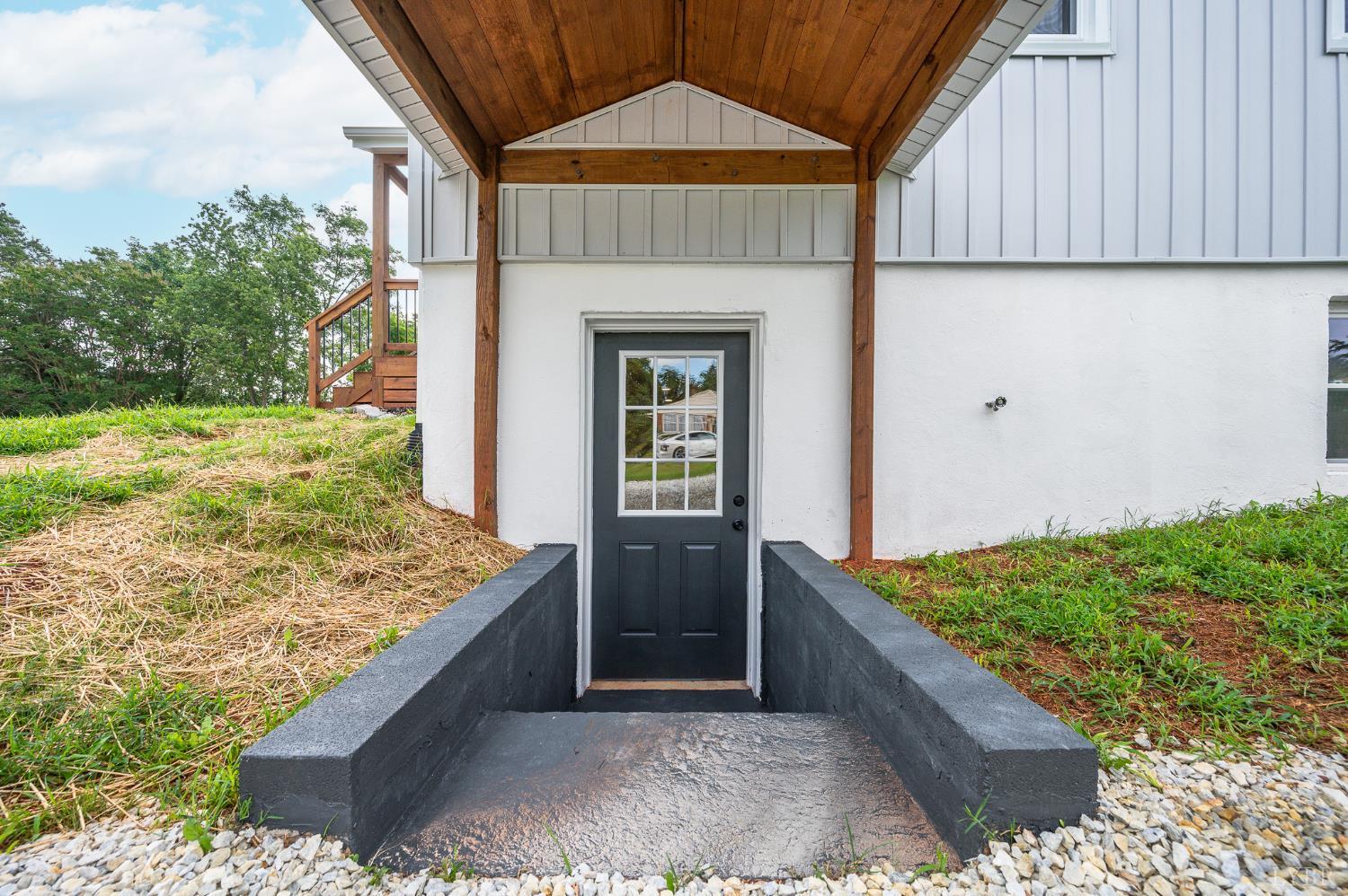519 E Monitor Road