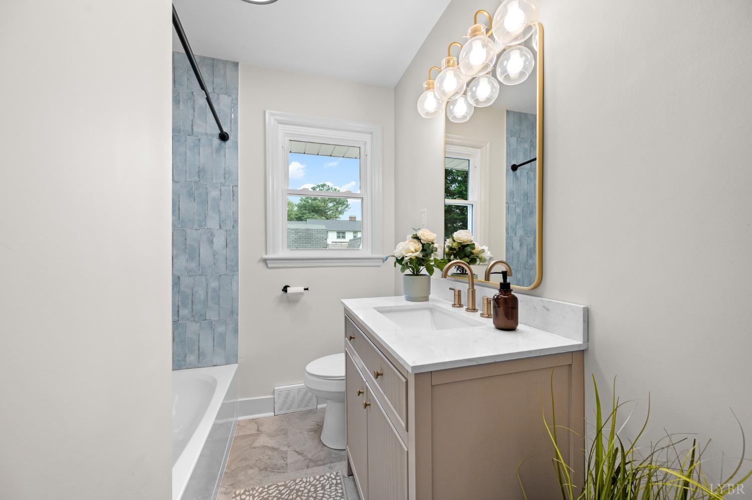 212 Roundelay Circle