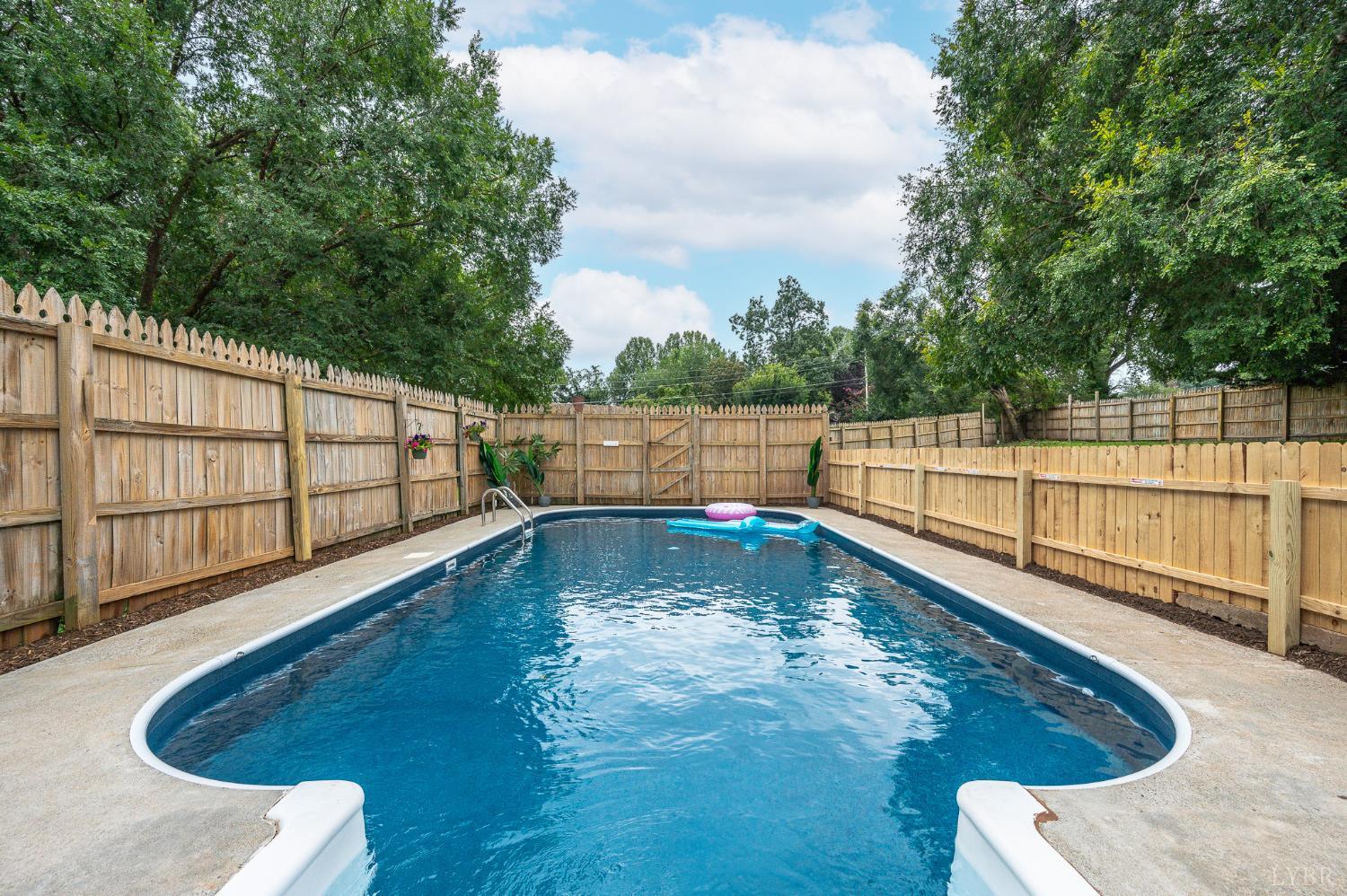 212 Roundelay Circle