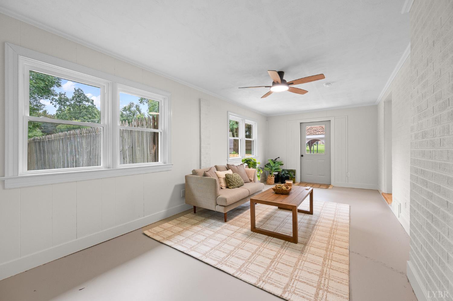 212 Roundelay Circle