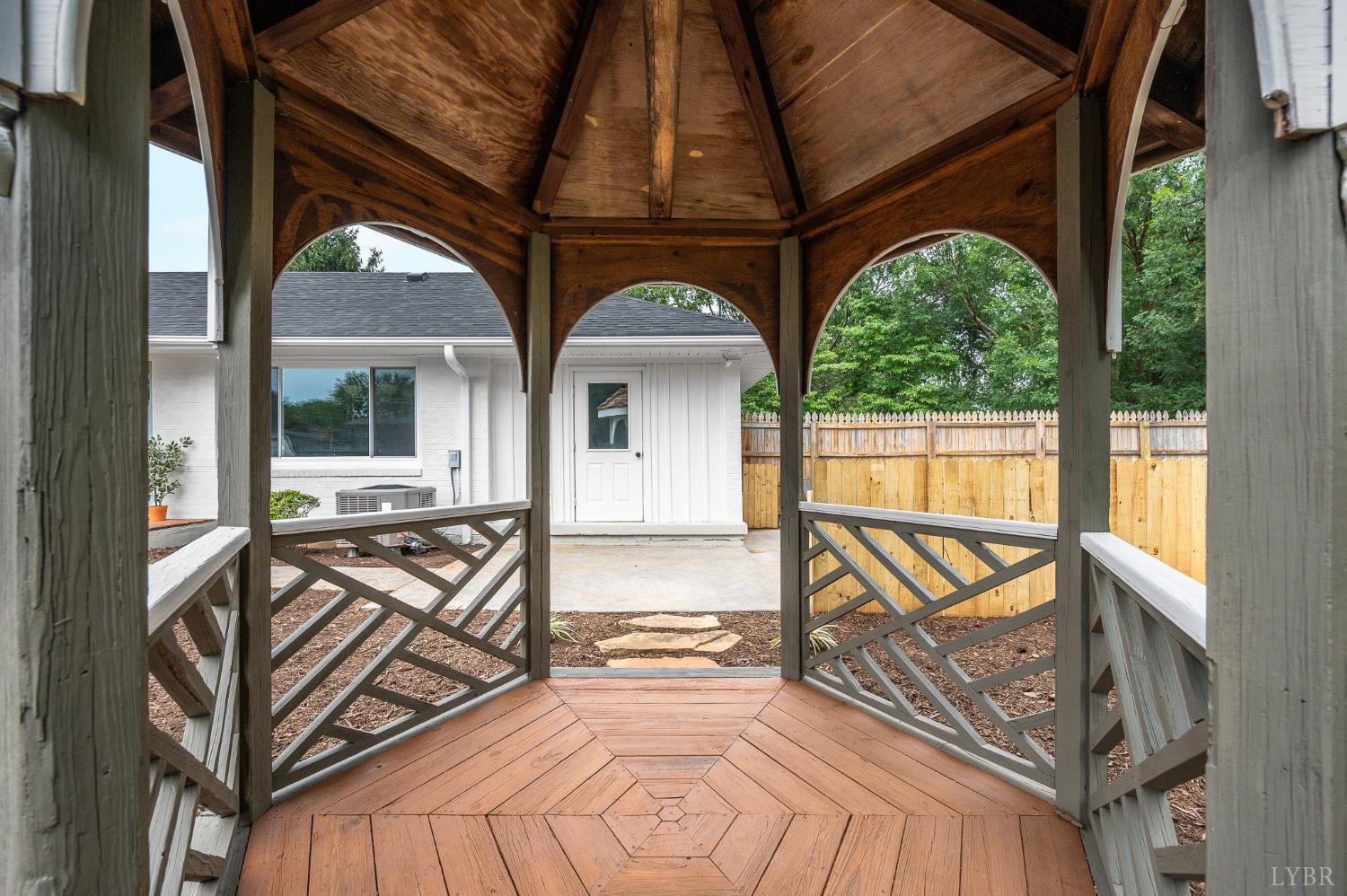 212 Roundelay Circle