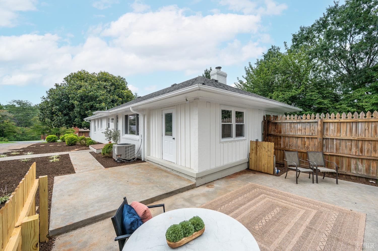 212 Roundelay Circle