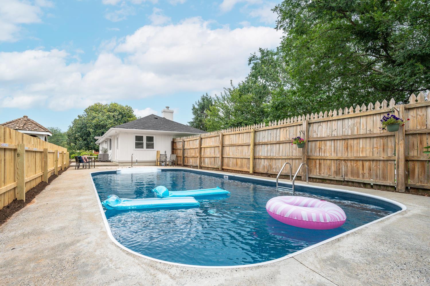 212 Roundelay Circle