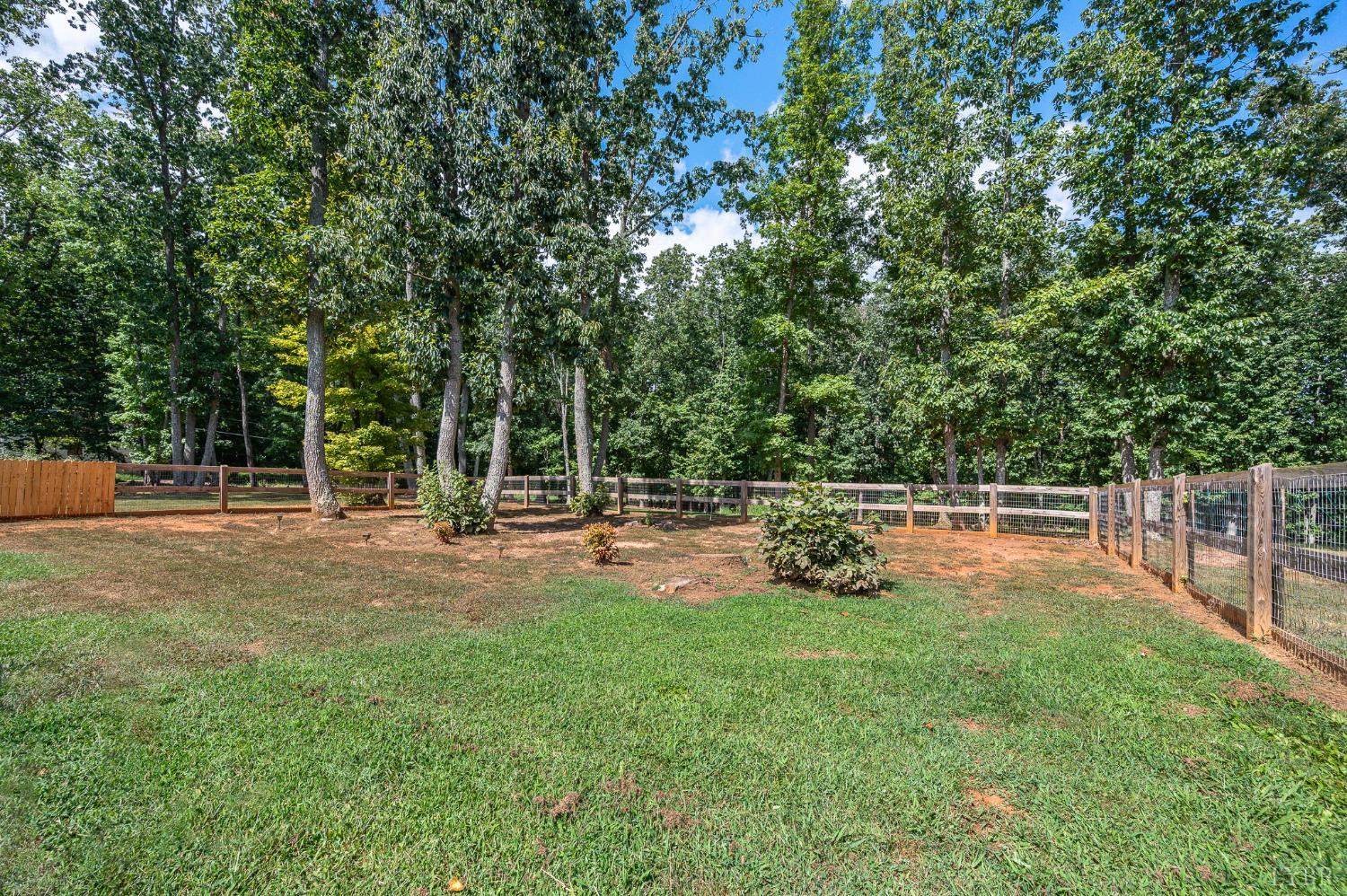1240 Gladden Circle