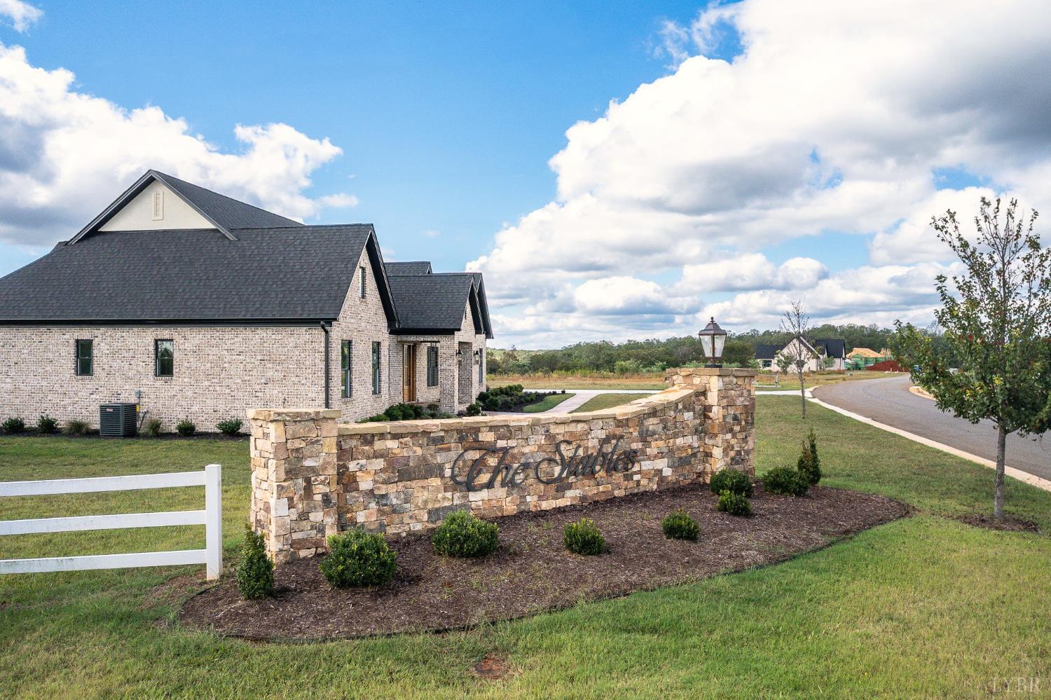 108 Stables Lane