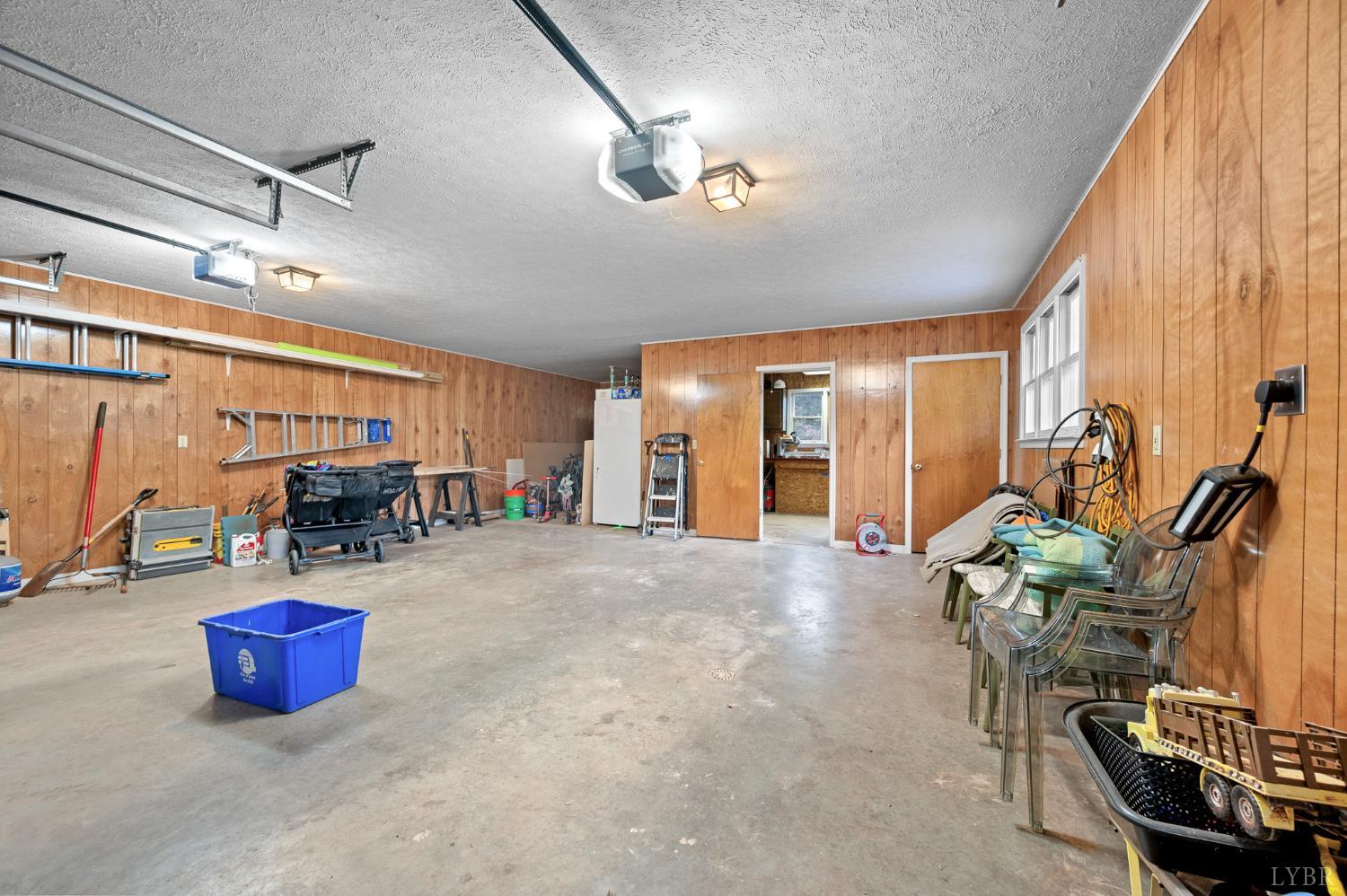 405 Meadowridge Drive