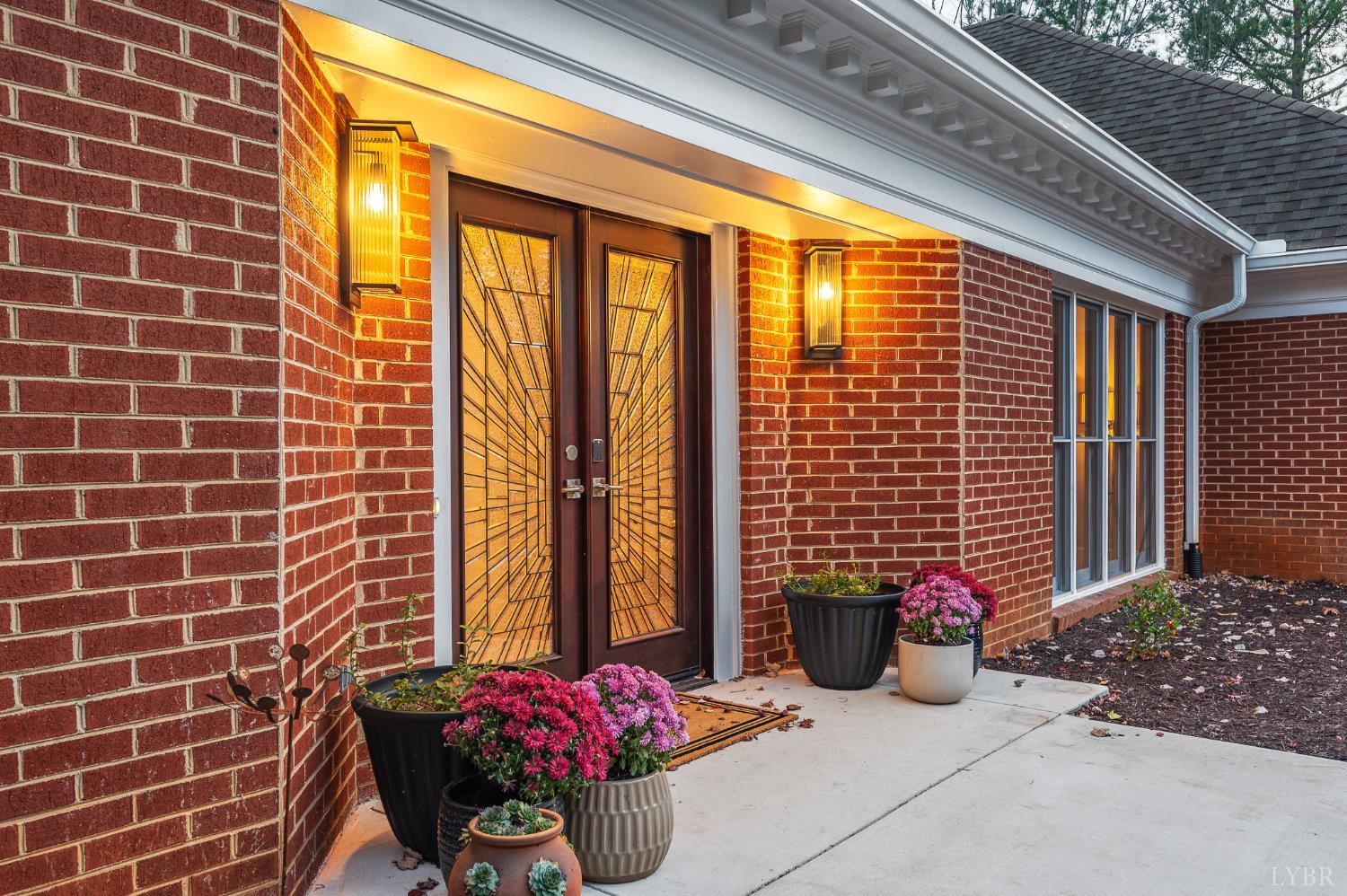 405 Meadowridge Drive