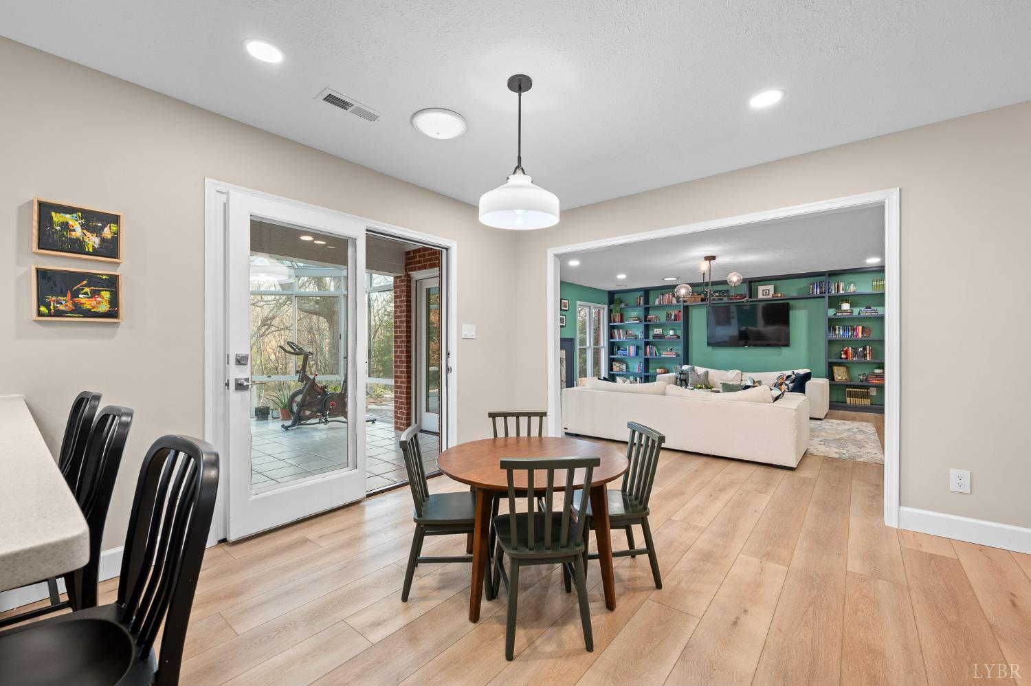 405 Meadowridge Drive