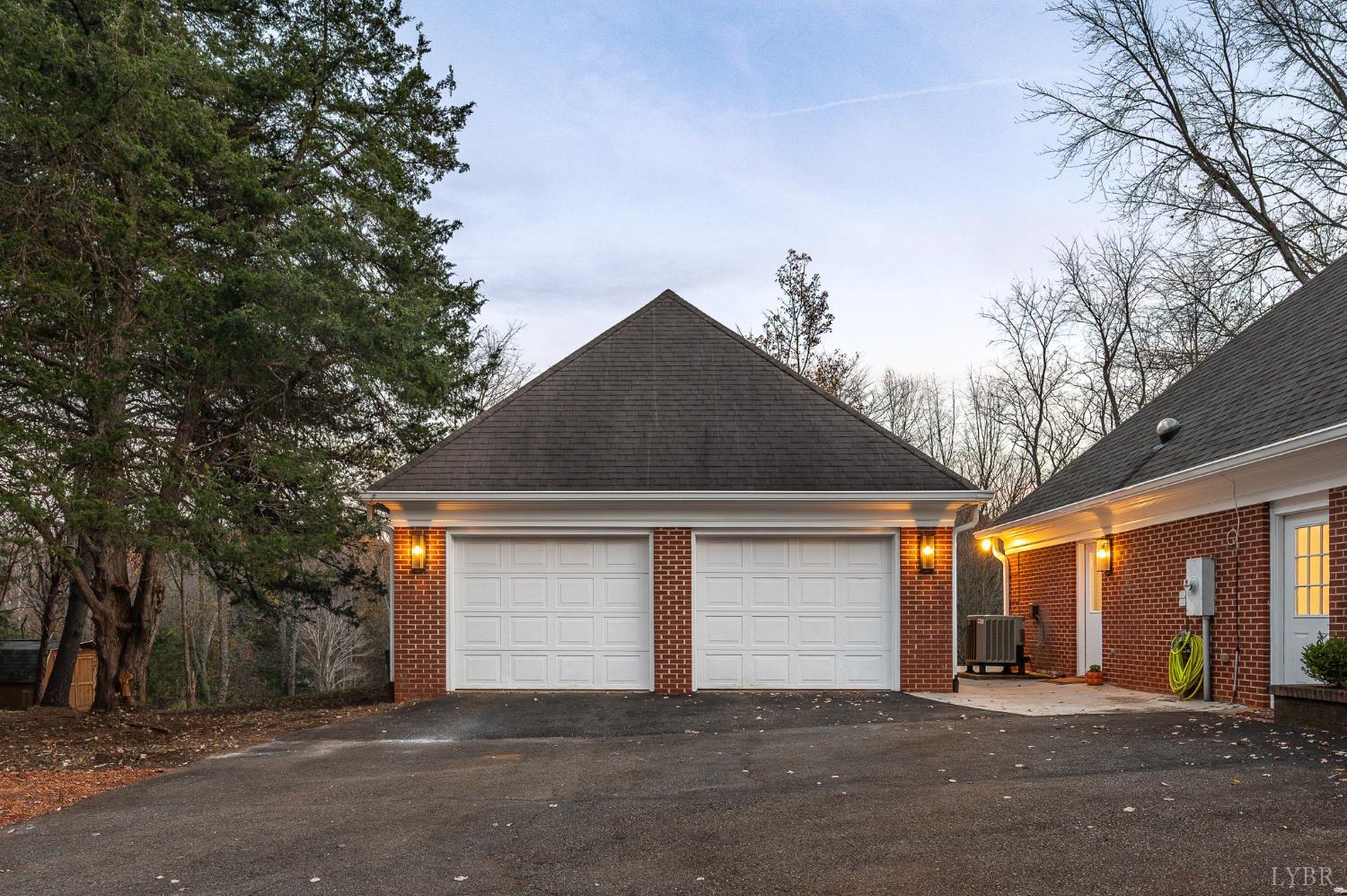 405 Meadowridge Drive