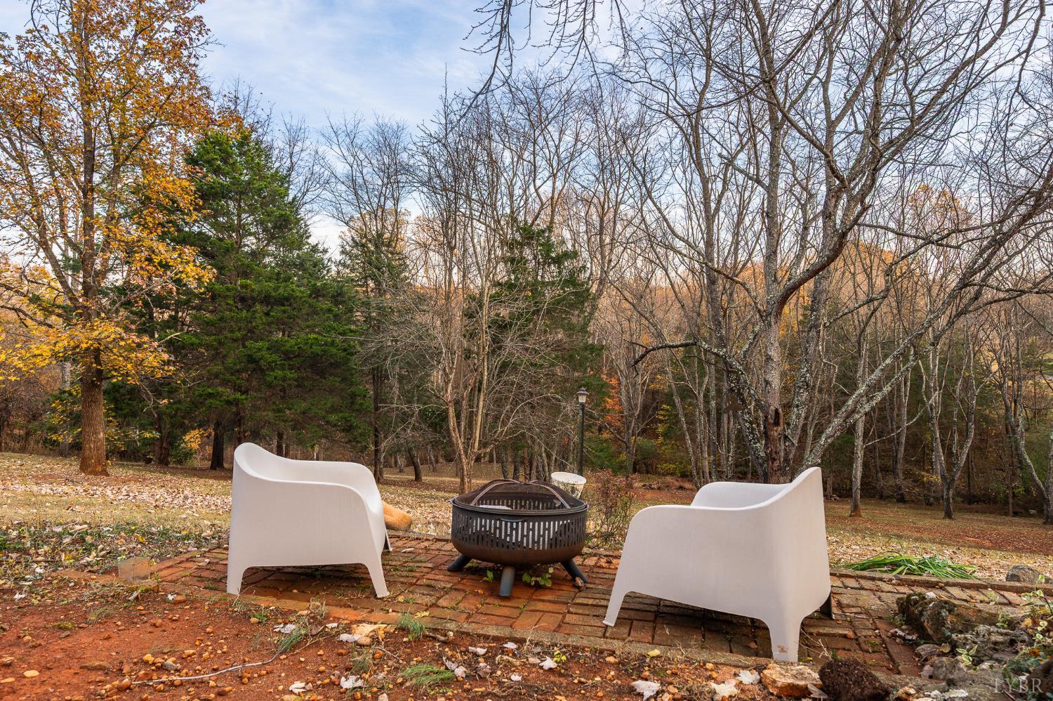 405 Meadowridge Drive