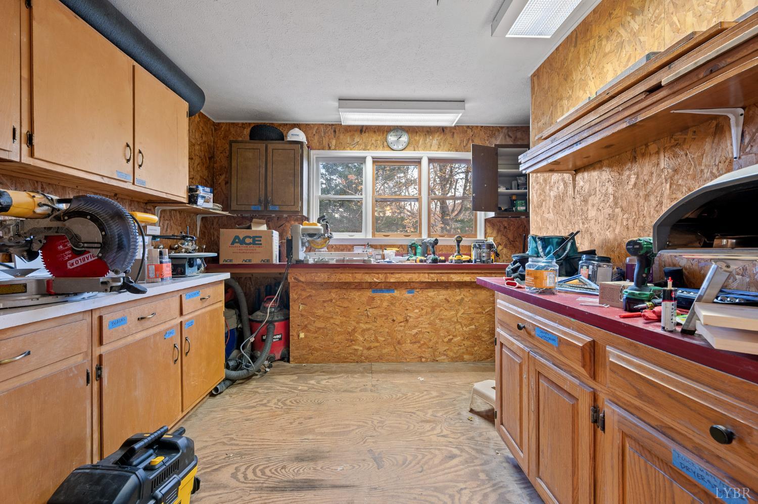 405 Meadowridge Drive