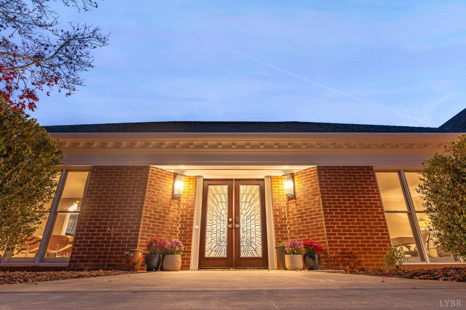 405 Meadowridge Drive