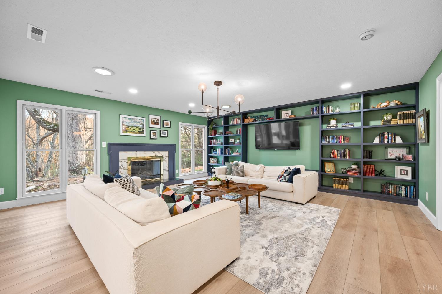 405 Meadowridge Drive