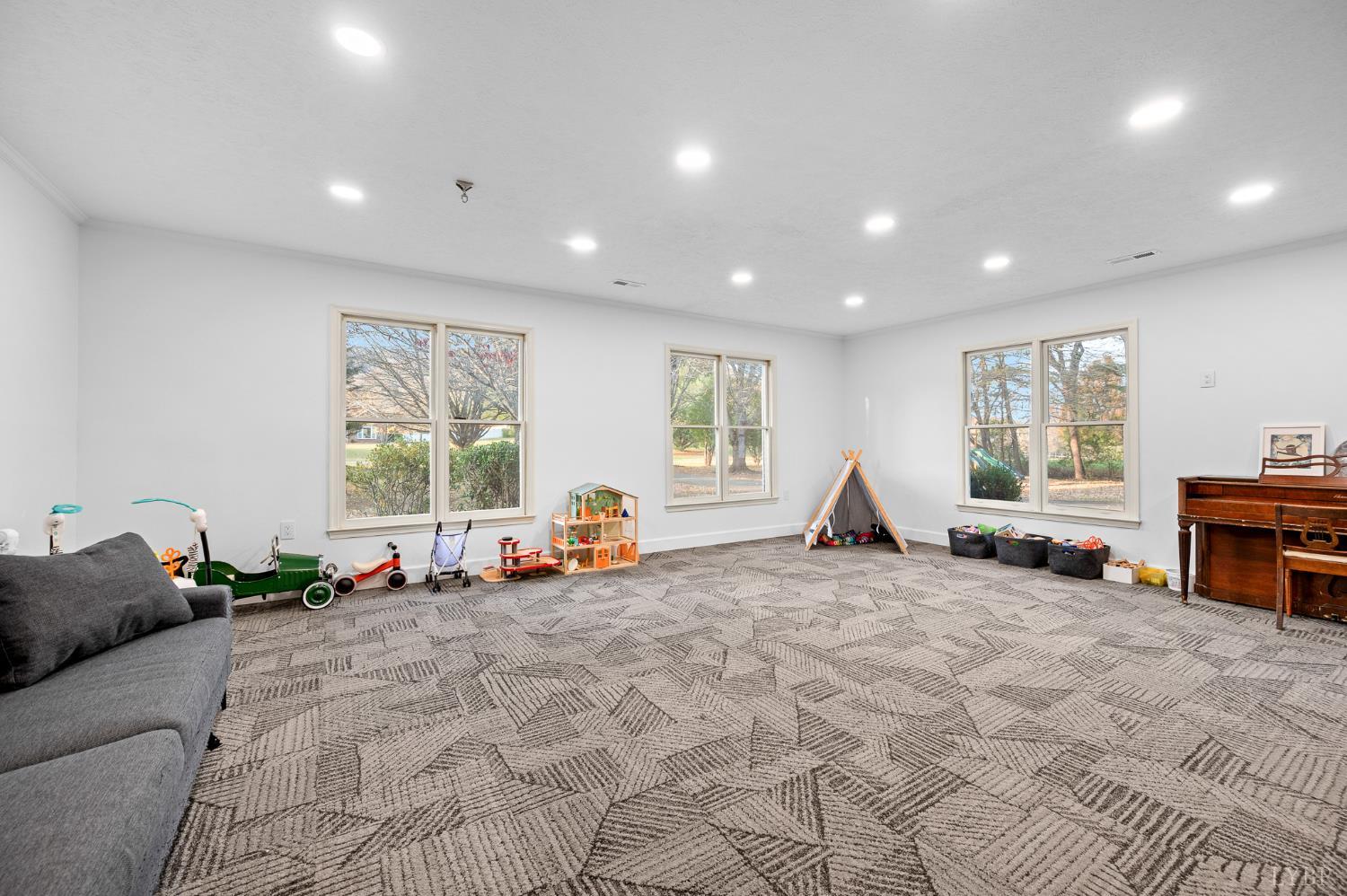 405 Meadowridge Drive