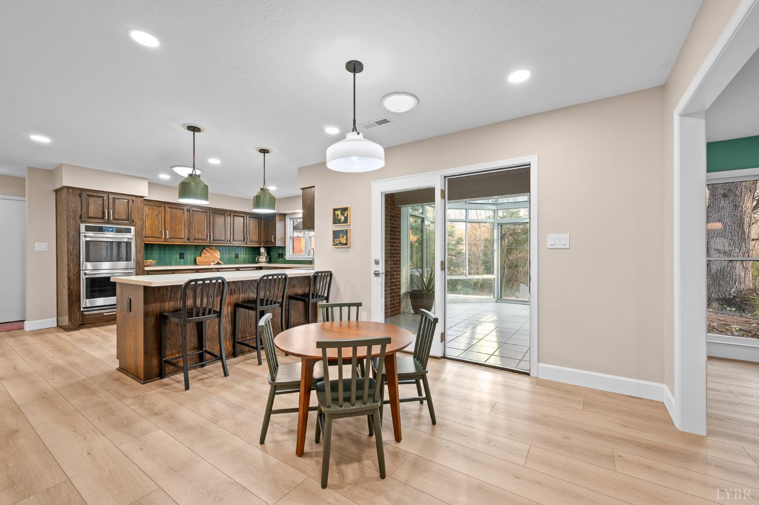 405 Meadowridge Drive