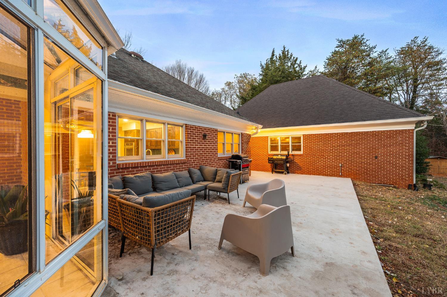 405 Meadowridge Drive