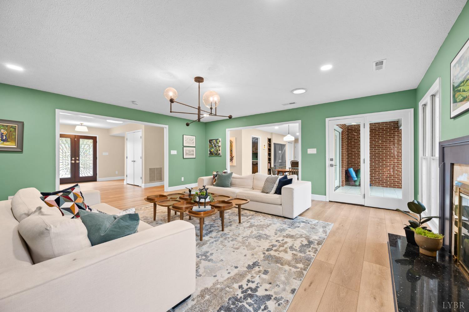 405 Meadowridge Drive