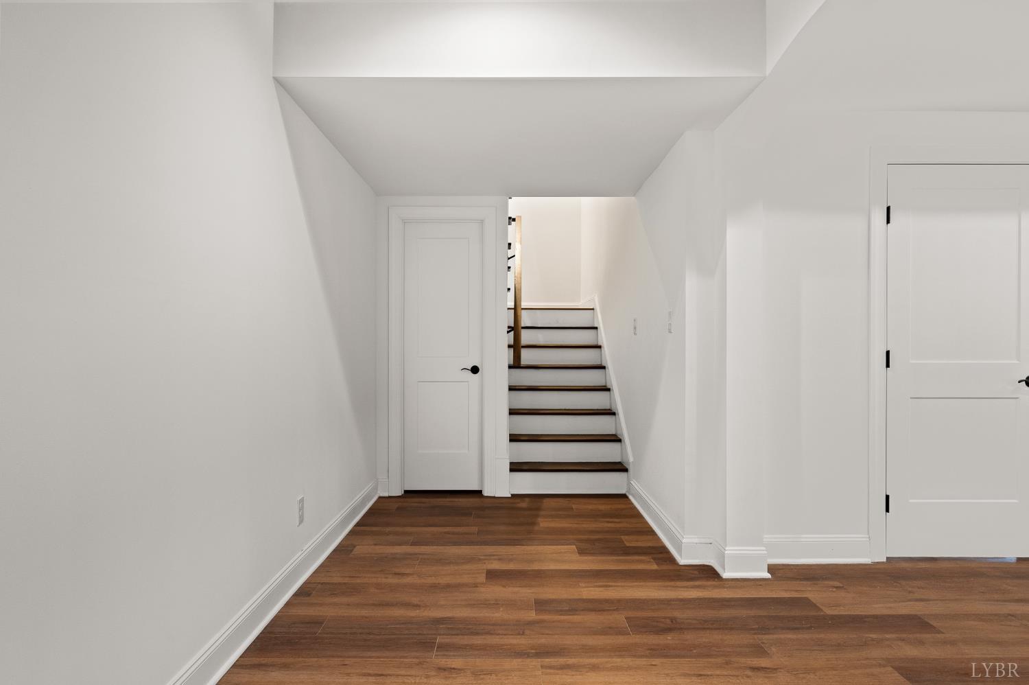 1148 Val Terrace Court