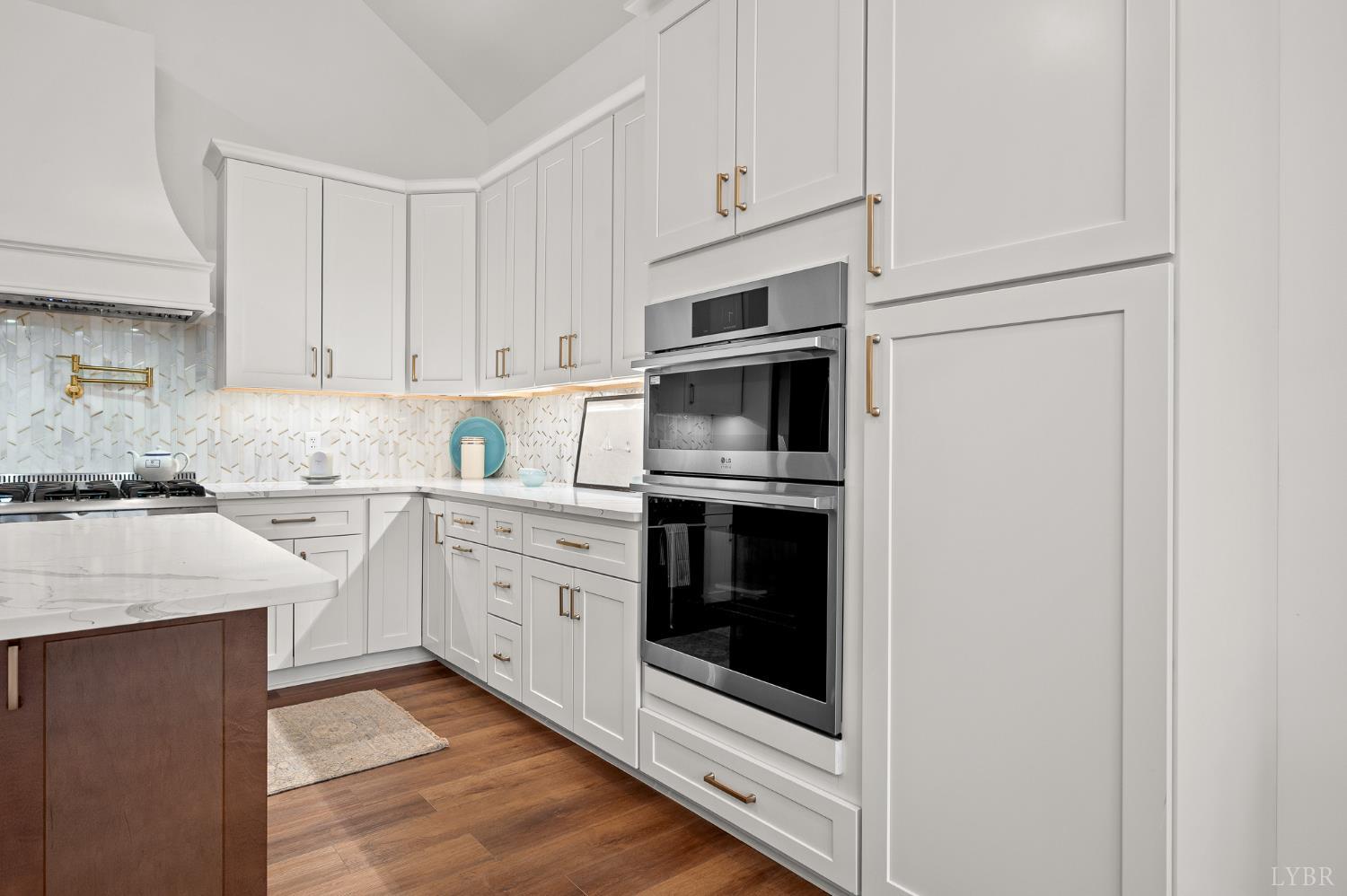 1148 Val Terrace Court