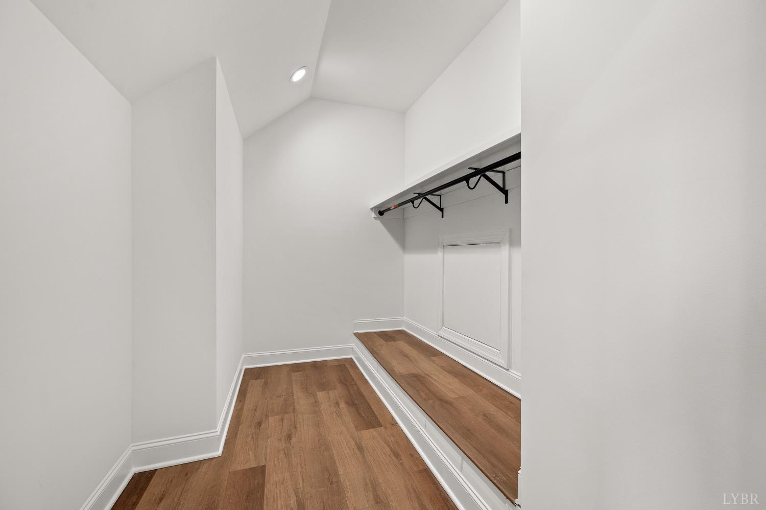 1148 Val Terrace Court