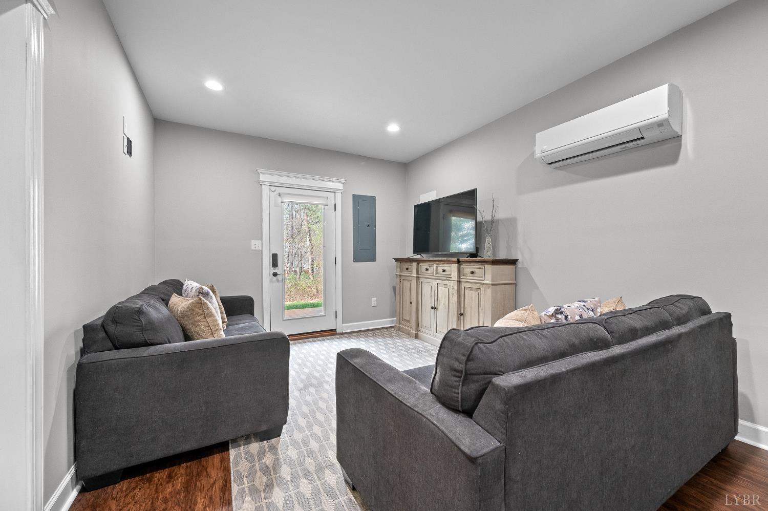 1249 Sleepy Oak Lane