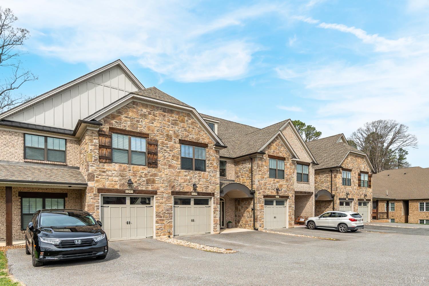 1249 Sleepy Oak Lane