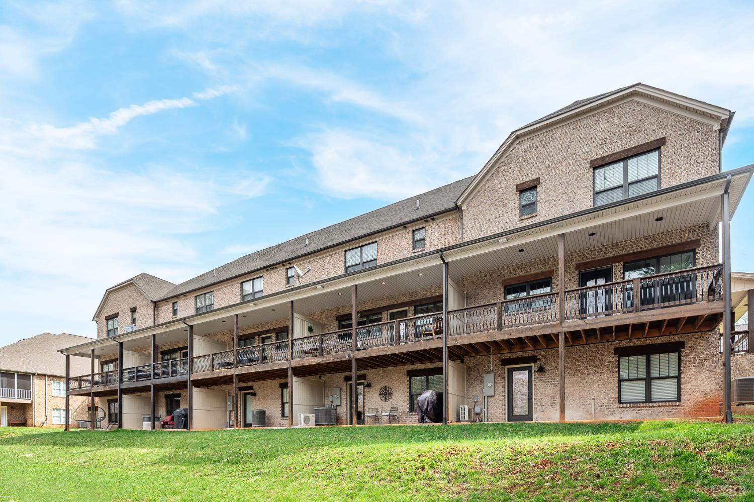 1249 Sleepy Oak Lane