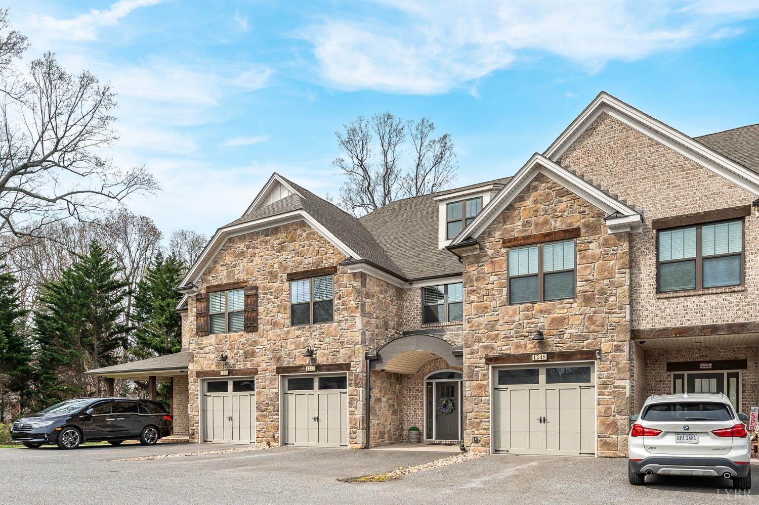 1249 Sleepy Oak Lane