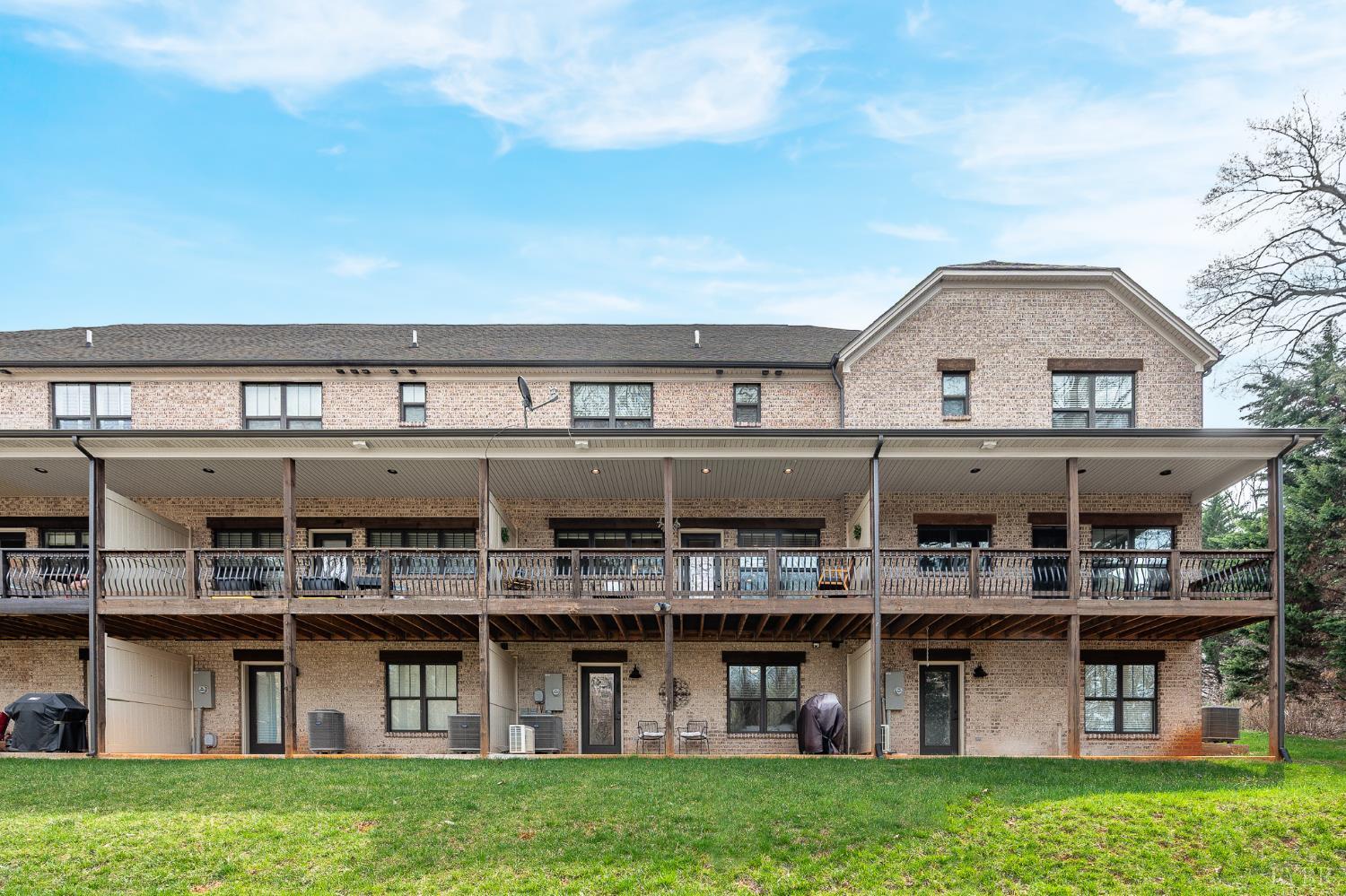 1249 Sleepy Oak Lane