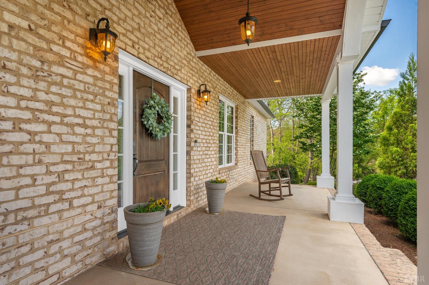 1009 Val Ter Court