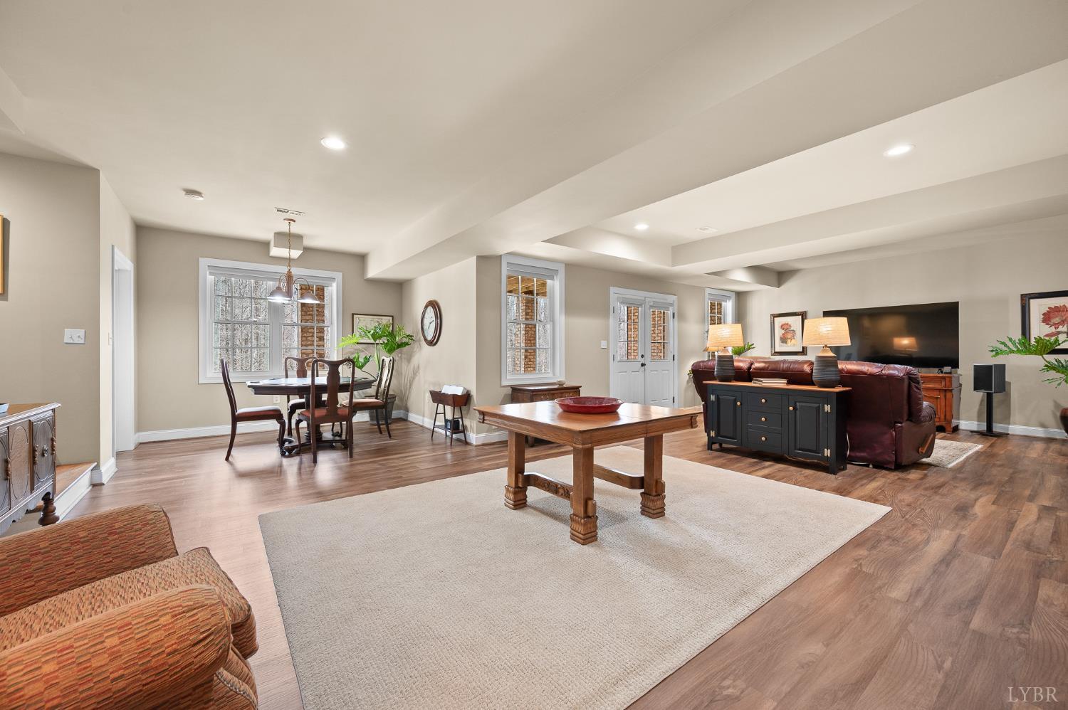 1009 Val Ter Court