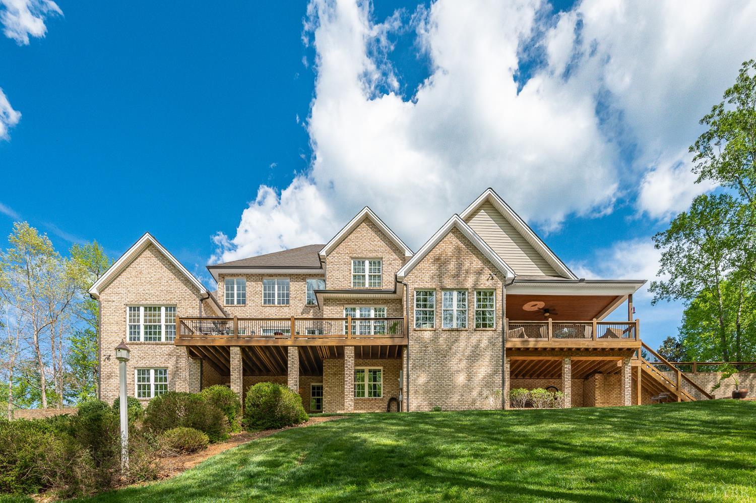 1009 Val Ter Court