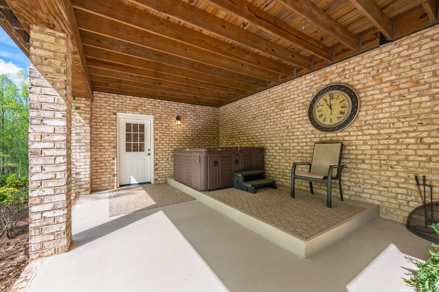 1009 Val Ter Court