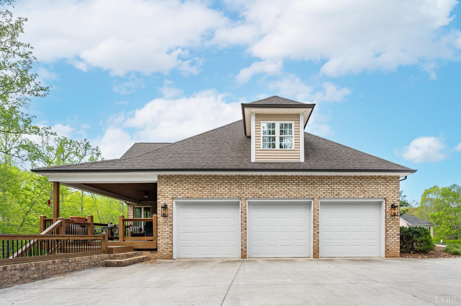 1009 Val Ter Court