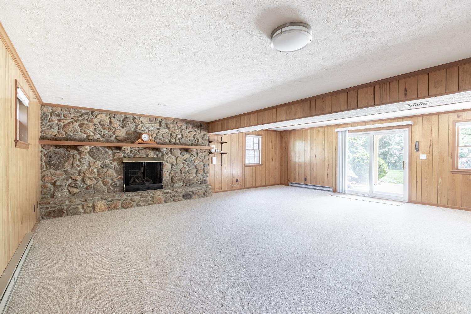 1121 Moreview Drive